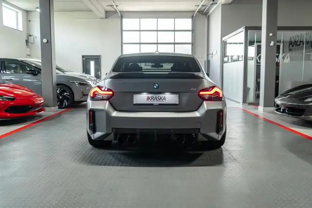 BMW M2 view 9