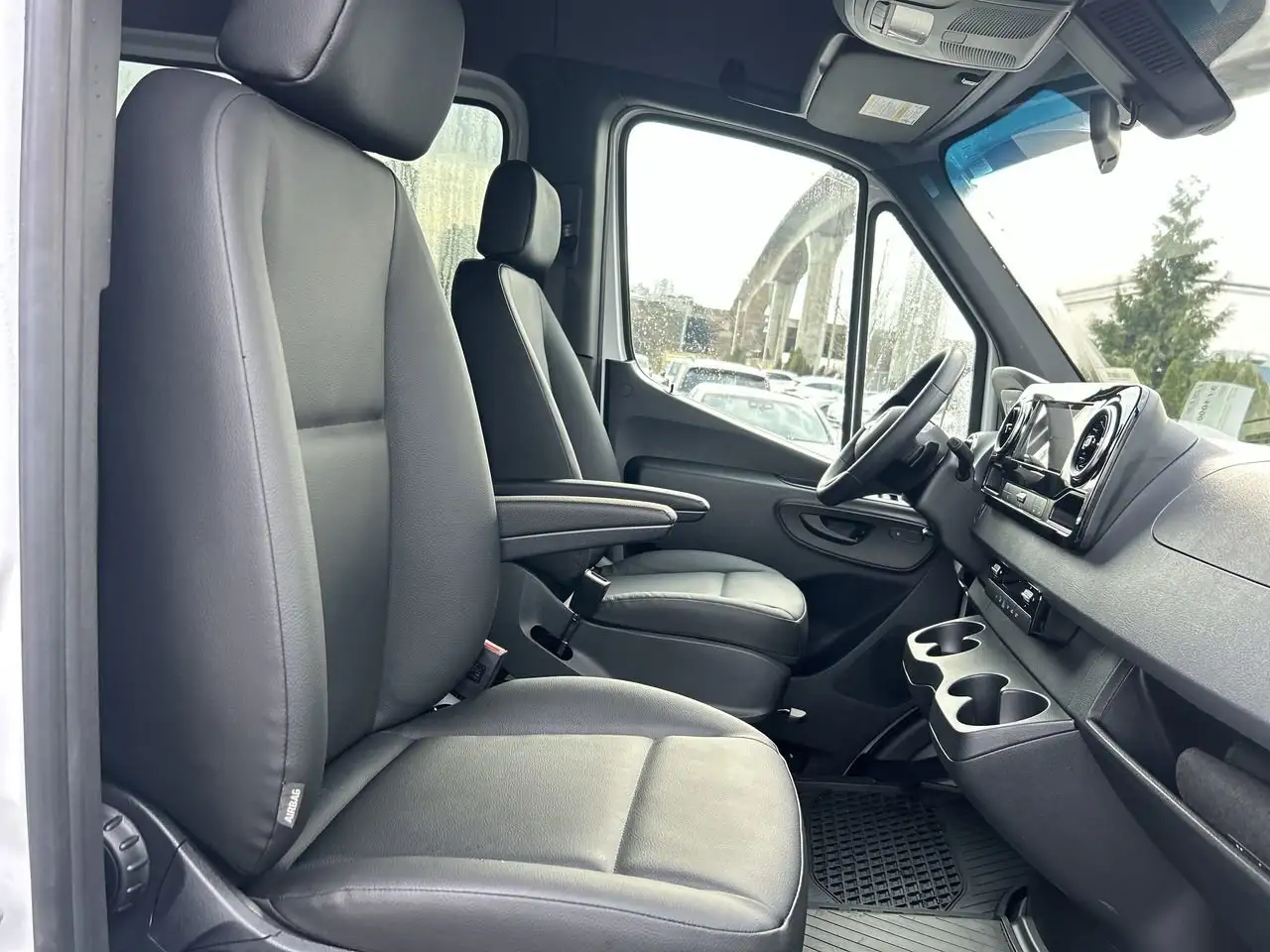 Mercedes-Benz Sprinter снимка Mercedes-Benz Sprinter