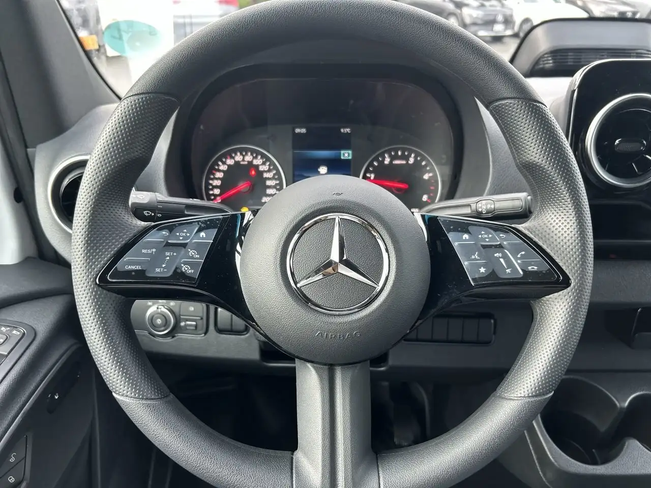 Mercedes-Benz Sprinter снимка Mercedes-Benz Sprinter