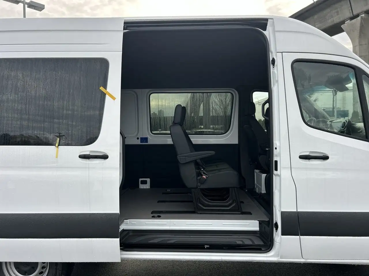 Mercedes-Benz Sprinter снимка Mercedes-Benz Sprinter