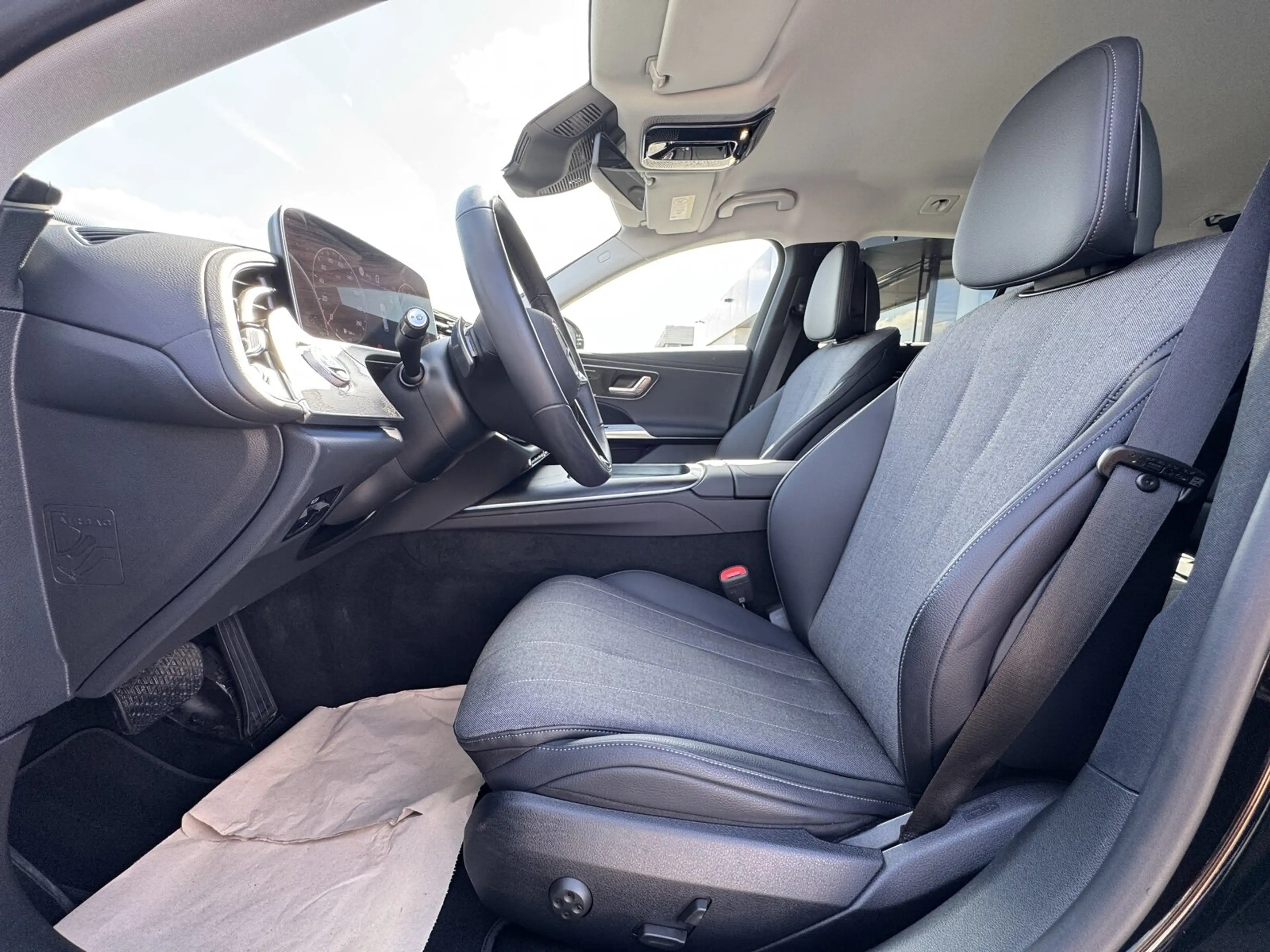 Mercedes-Benz E 200 E 200 T AVANTG. NAVI+AHK+DISTR+LED+KAMERA+ASSIST — photo 10