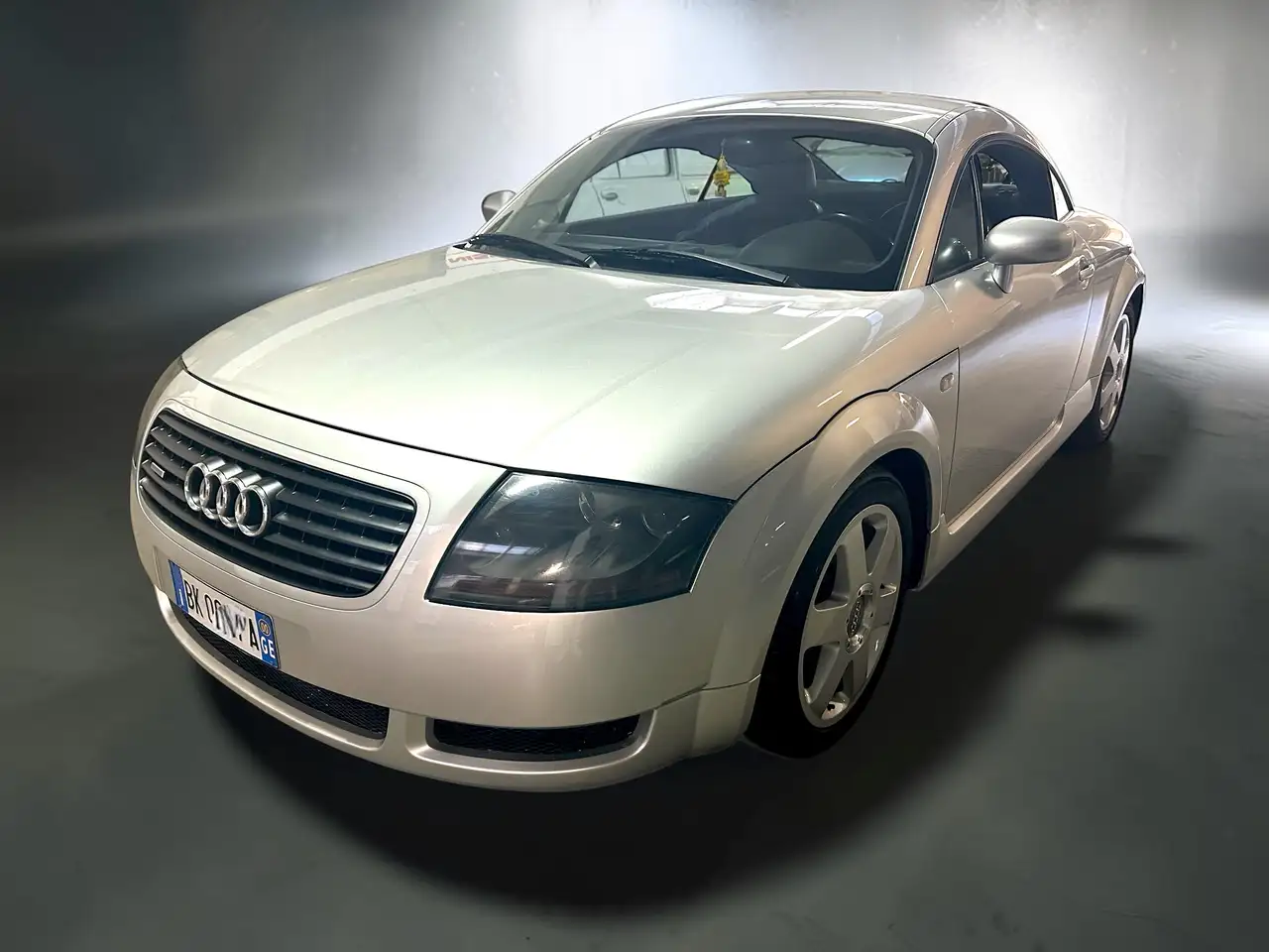 Audi TT 1.8t quattro, foto 2