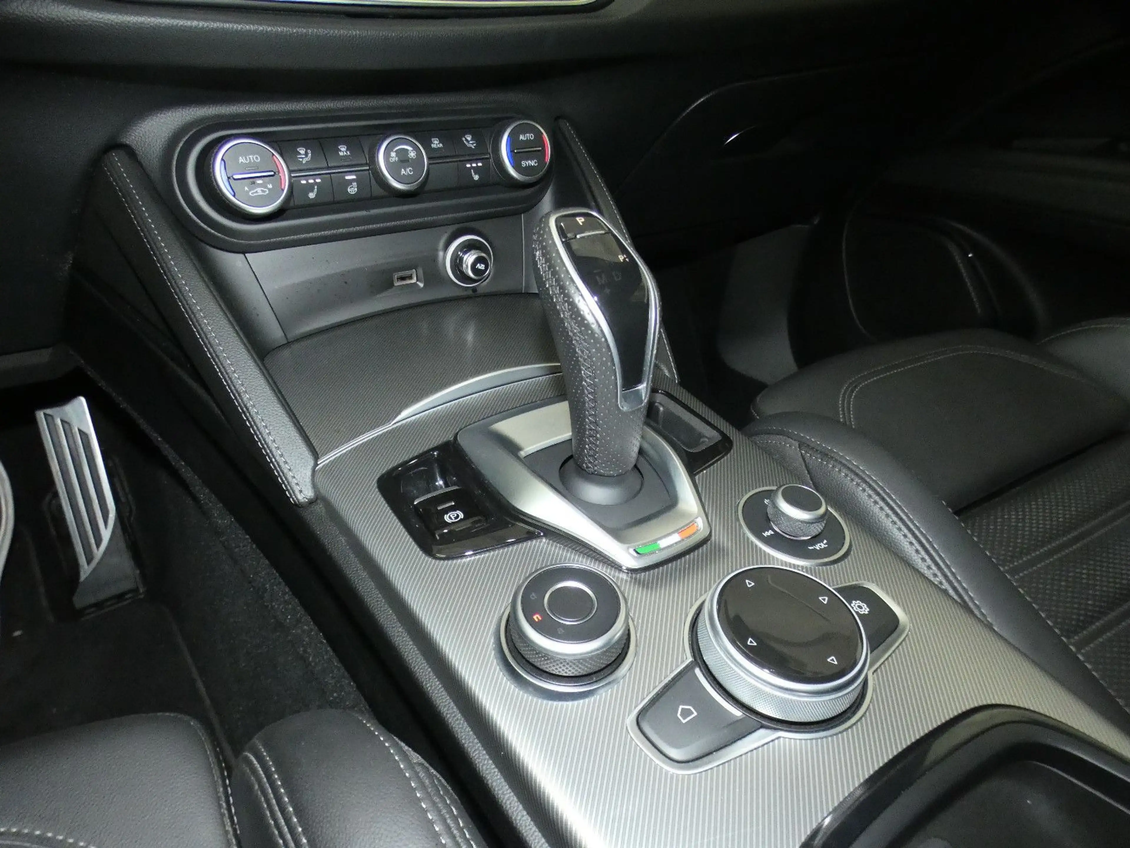 Alfa Romeo Stelvio Veloce Q4 2.2 Diesel*ACC*MATRIX*HAGEL — photo 14