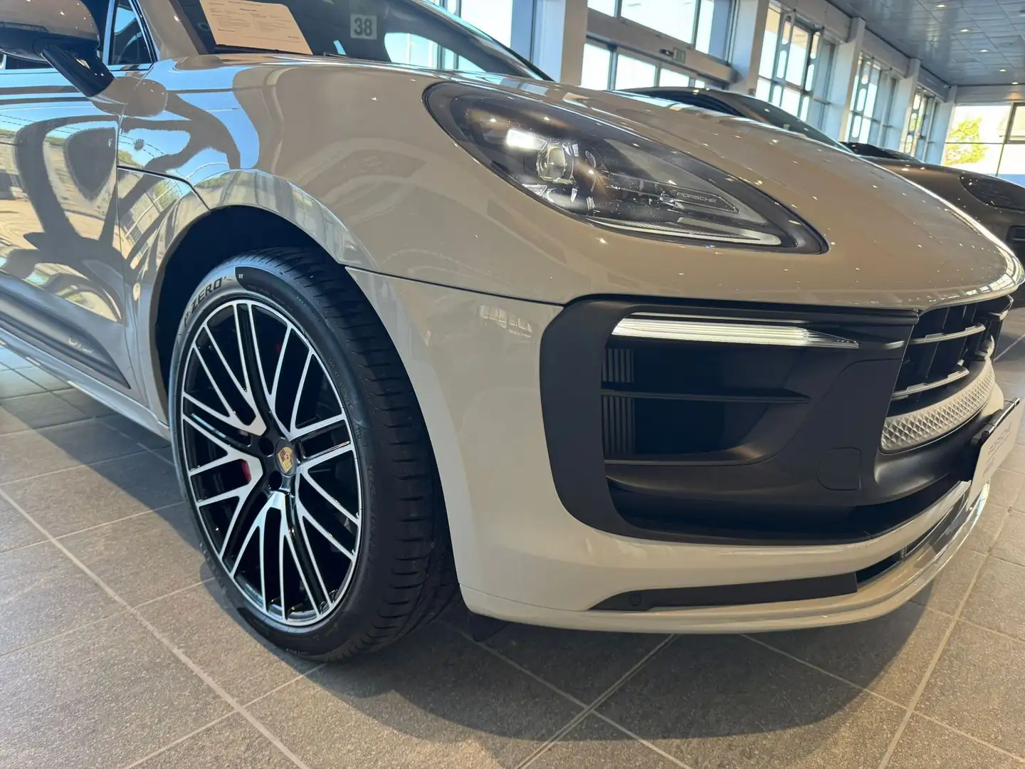 Porsche Macan GTS 441 cv PDK Grigio - 2
