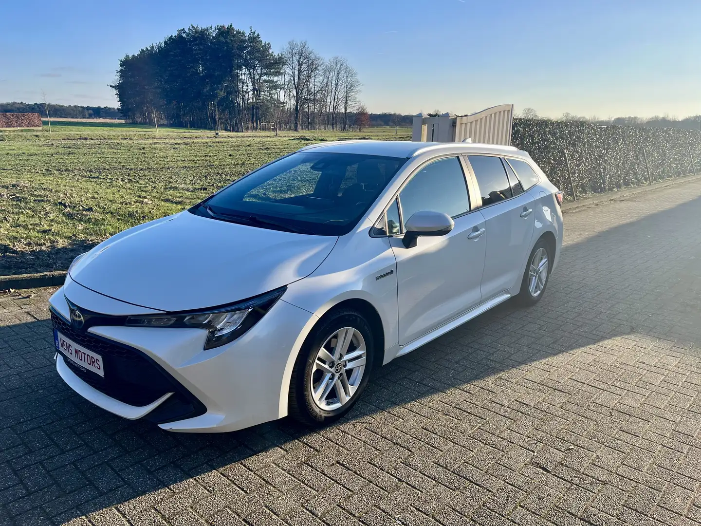 Toyota Corolla 1.8 Hybrid Touring 2021 Carplay/Camera/ACC!!! Weiß - 1