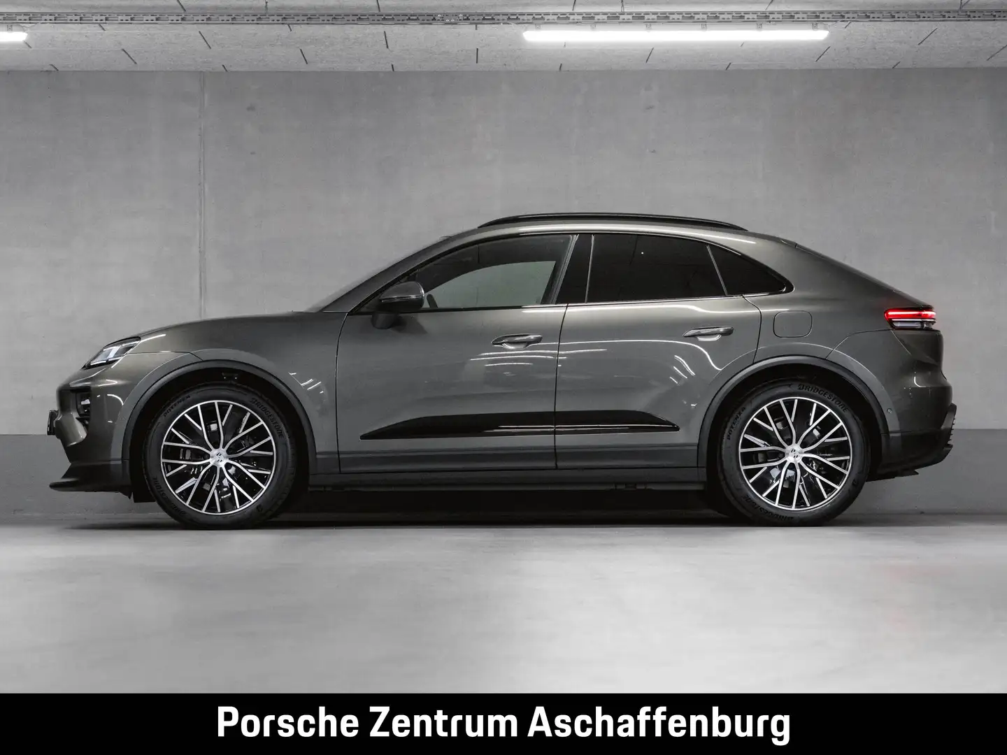 Porsche Macan 4 Electric Sport Chrono Paket BOSE Grün - 2