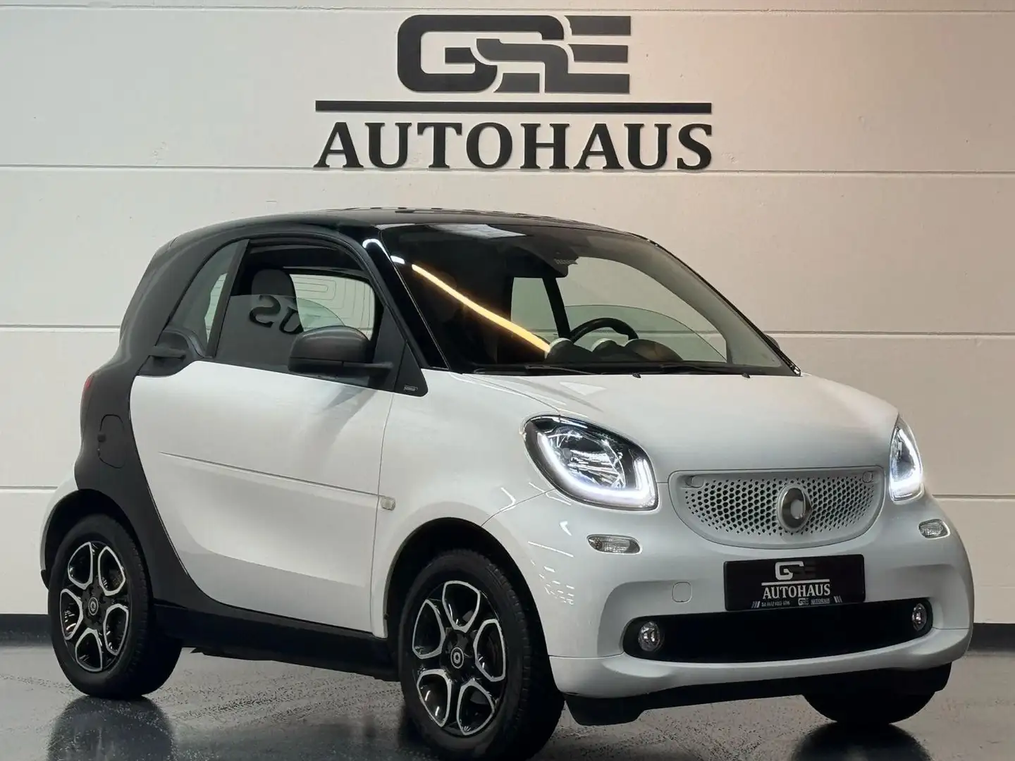 smart forTwo coupe Basis*Navi*Kamera*Pano*Shz*Klima Noir - 1