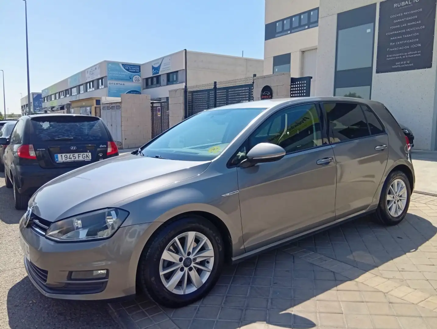 Volkswagen Golf 1.6TDI CR BMT Edition 105 Gris - 2
