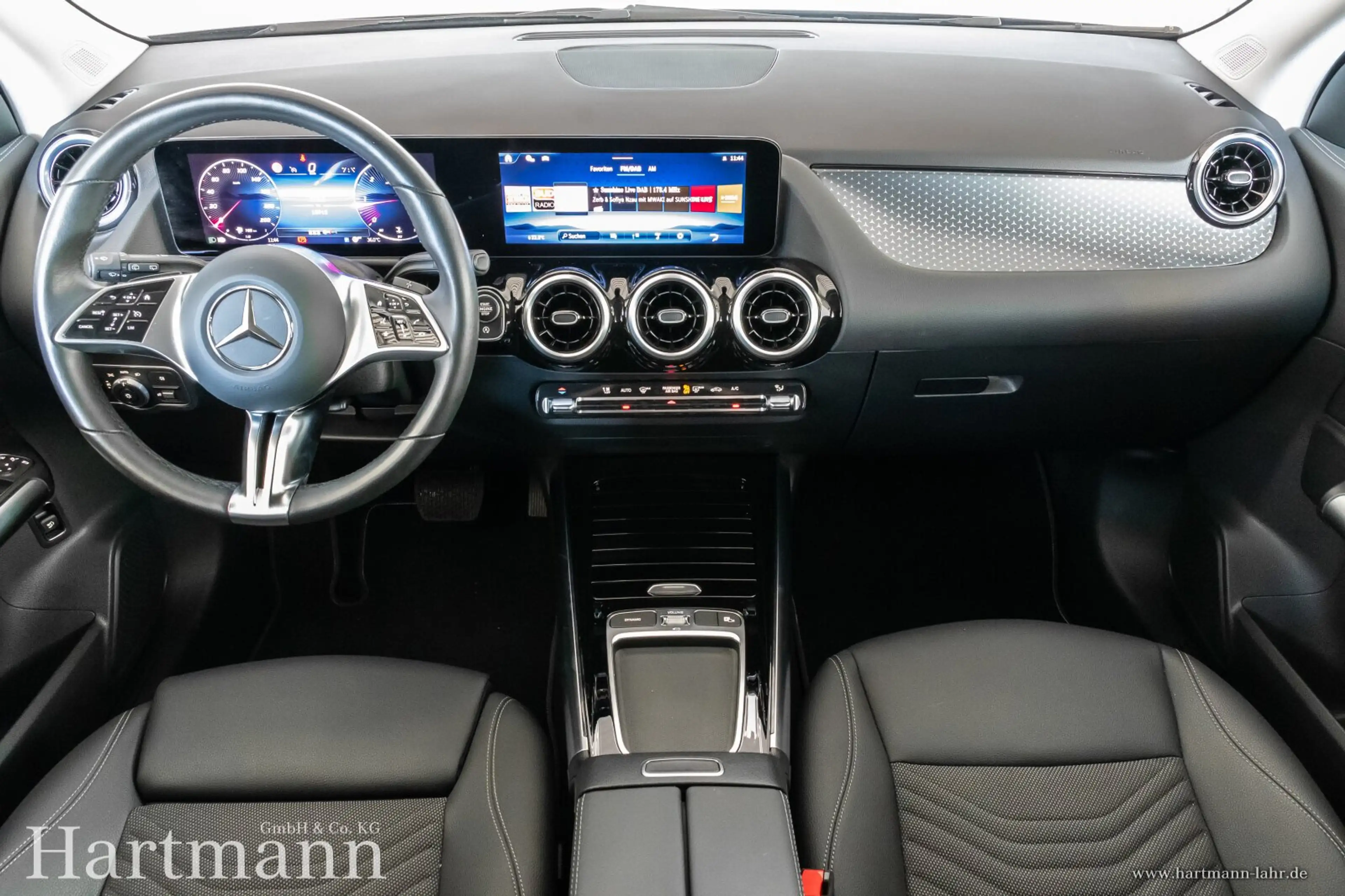 Mercedes-Benz GLA 220 GLA 220 d 4MATIC Progressive Advanced AHK Autom. — photo 8