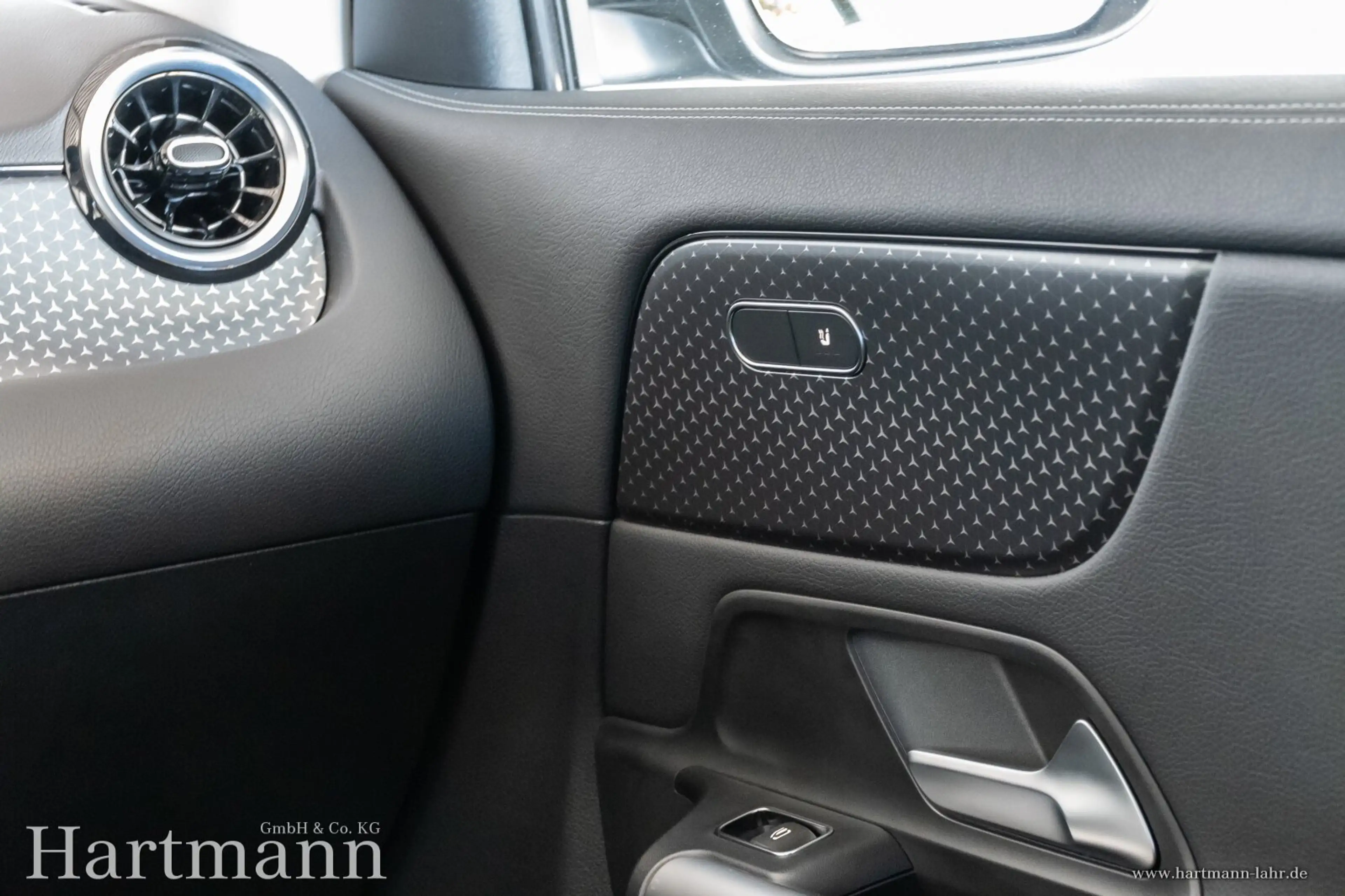 Mercedes-Benz GLA 220 GLA 220 d 4MATIC Progressive Advanced AHK Autom. — photo 10