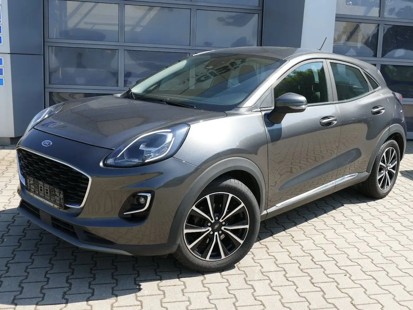 Ford Puma Titanium Grau - 1