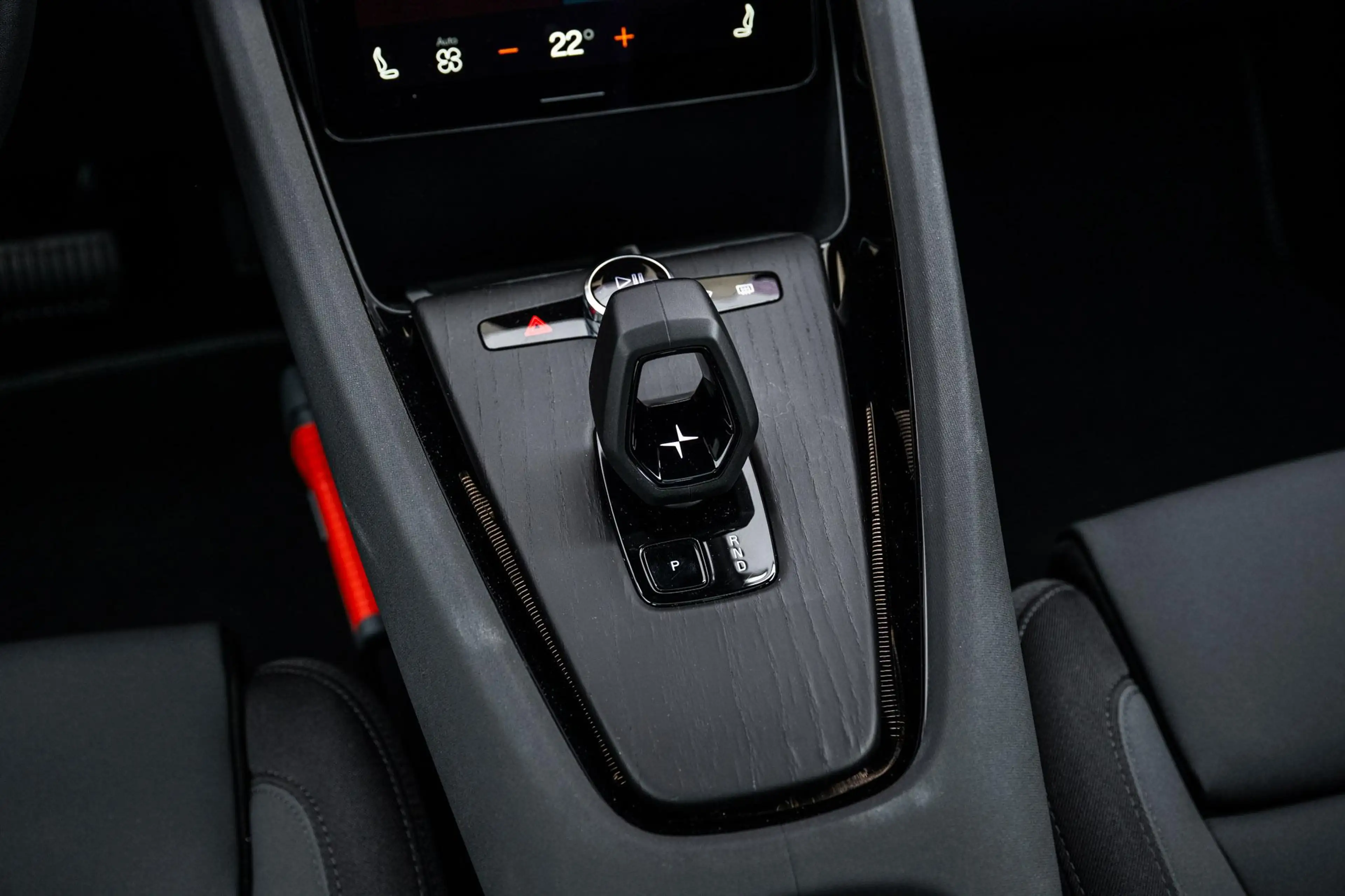 Polestar 2 Long Range Single Motor Plus 82 kWh — photo 14