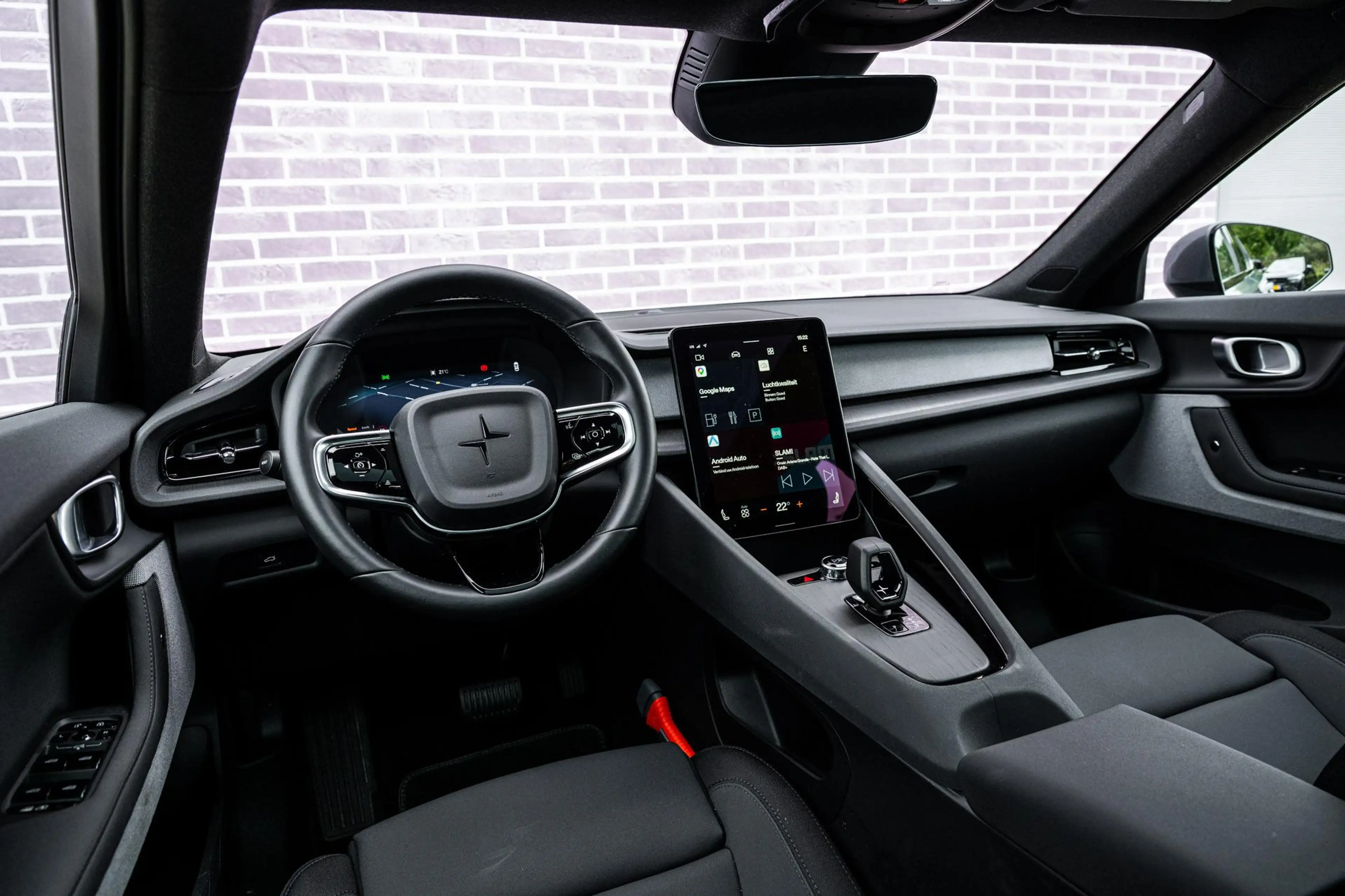 Polestar 2 Long Range Single Motor Plus 82 kWh — photo 11