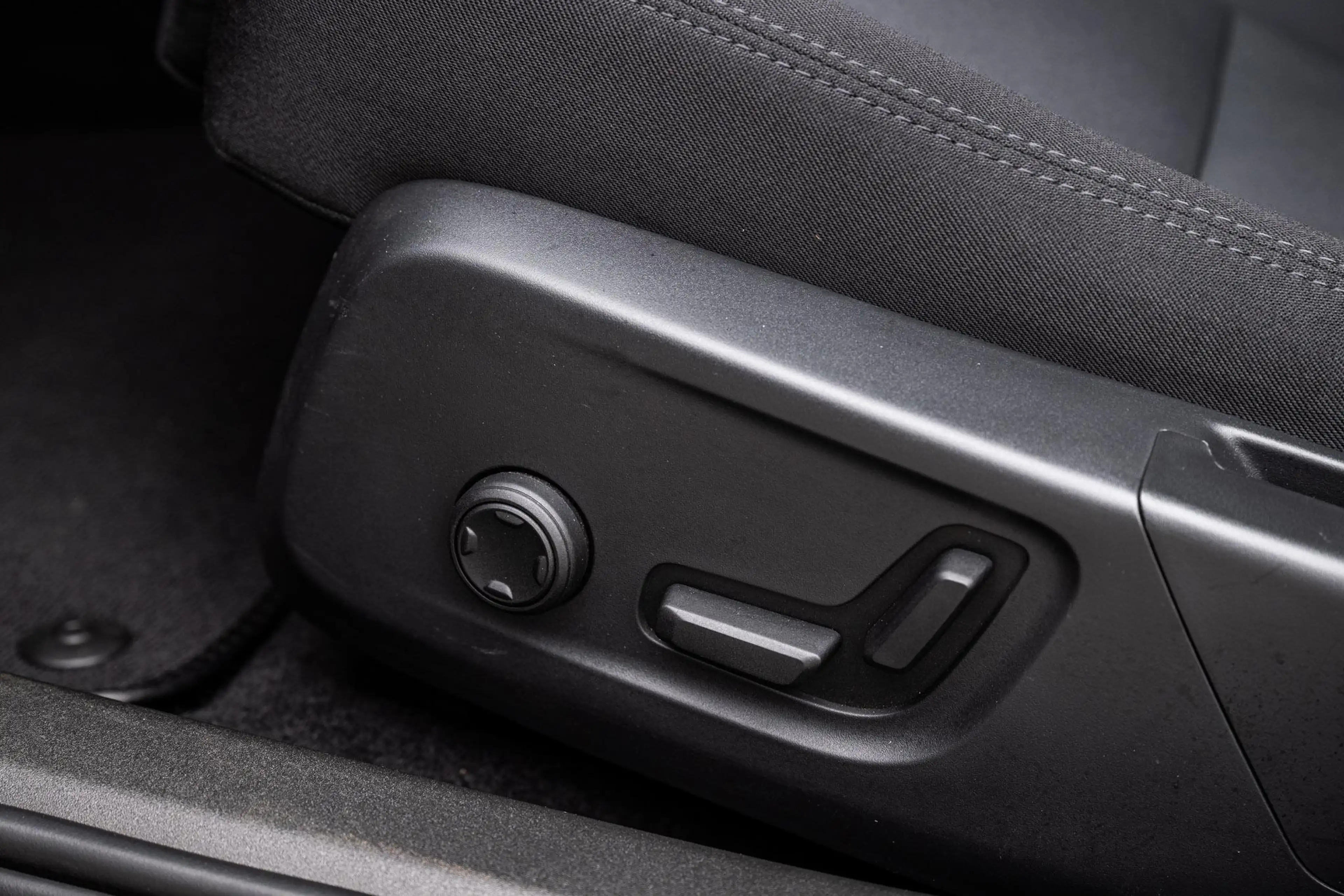 Polestar 2 Long Range Single Motor Plus 82 kWh — photo 7