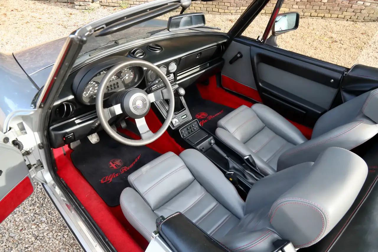 Alfa Romeo Spider 2.0 QV "Argento" The sportive QV - "Quadrifoglio V, foto 3