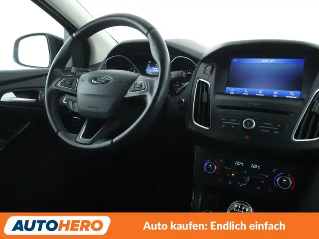 Ford Focus view 13