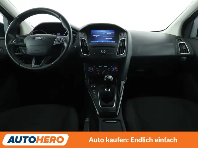 Ford Focus view 12
