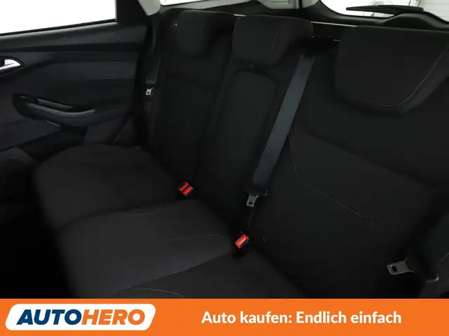 Ford Focus view 14
