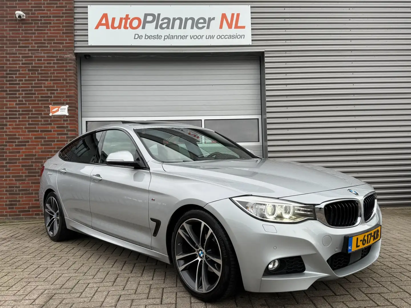 BMW 320 3-serie Gran Turismo 320i High Executive! Camera! Grijs - 1