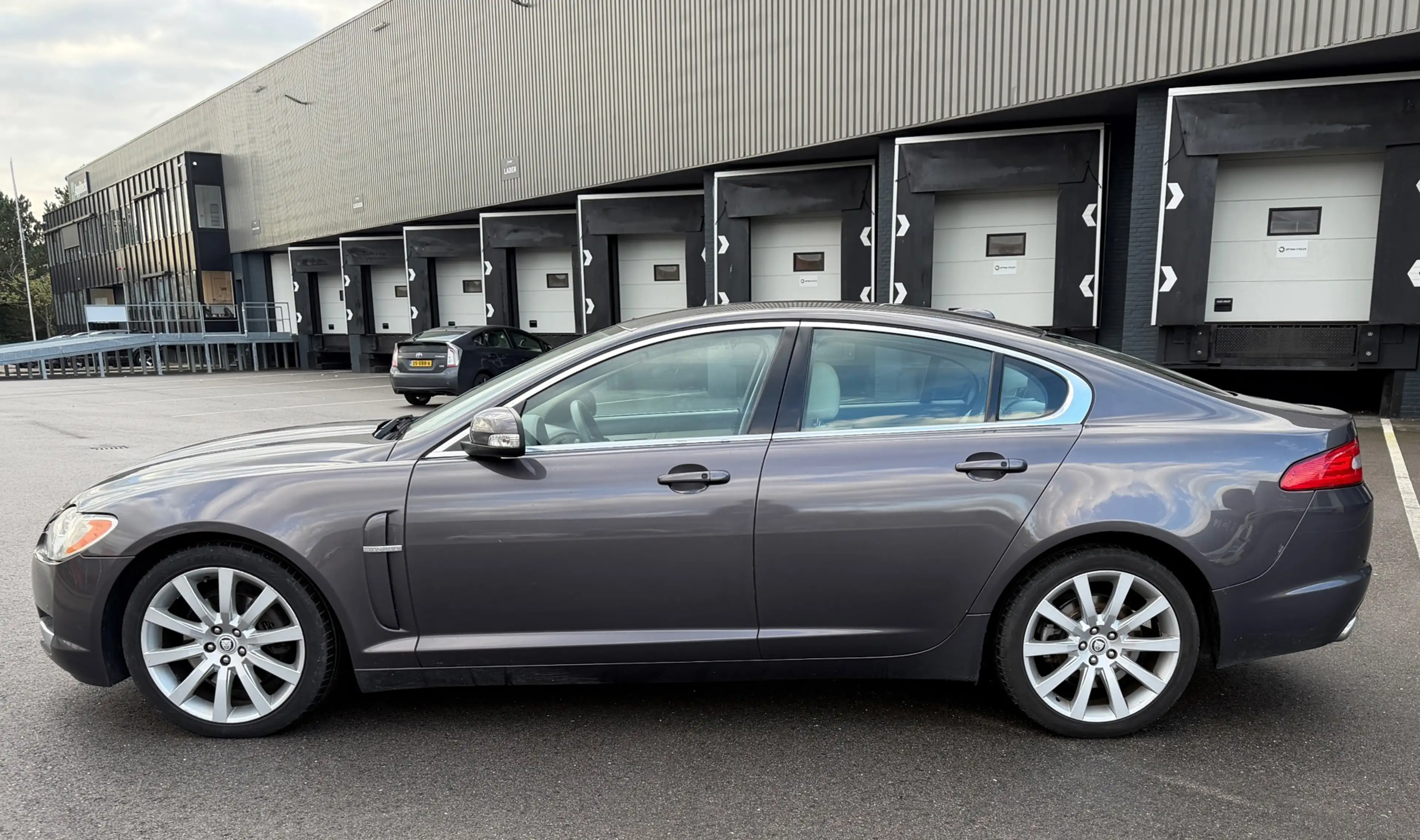 Jaguar XF 4.2 V8 Premium Luxury BOWERS-WILKENS/LEDER/STUUR/S — photo 3