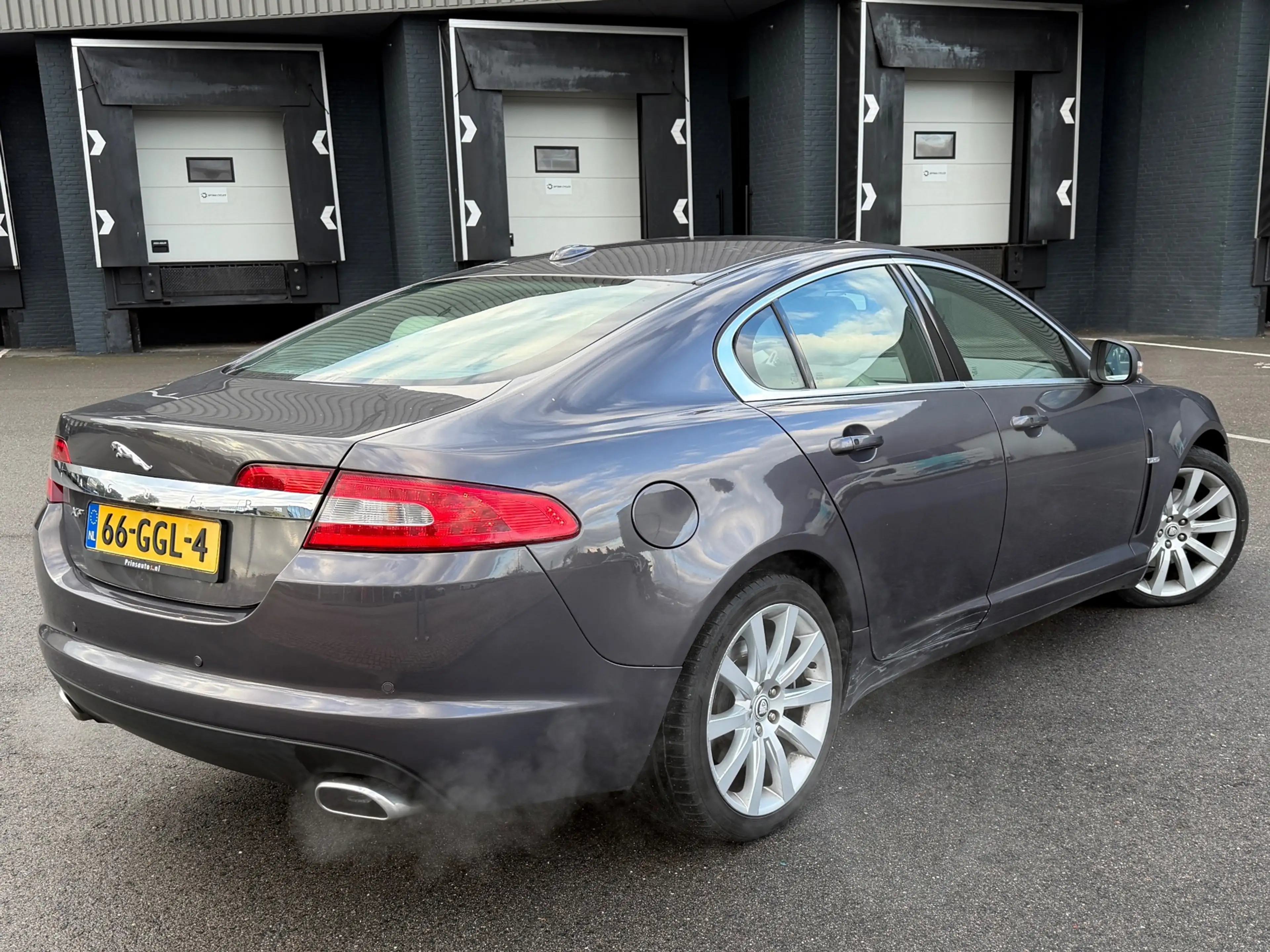 Jaguar XF 4.2 V8 Premium Luxury BOWERS-WILKENS/LEDER/STUUR/S — photo 9