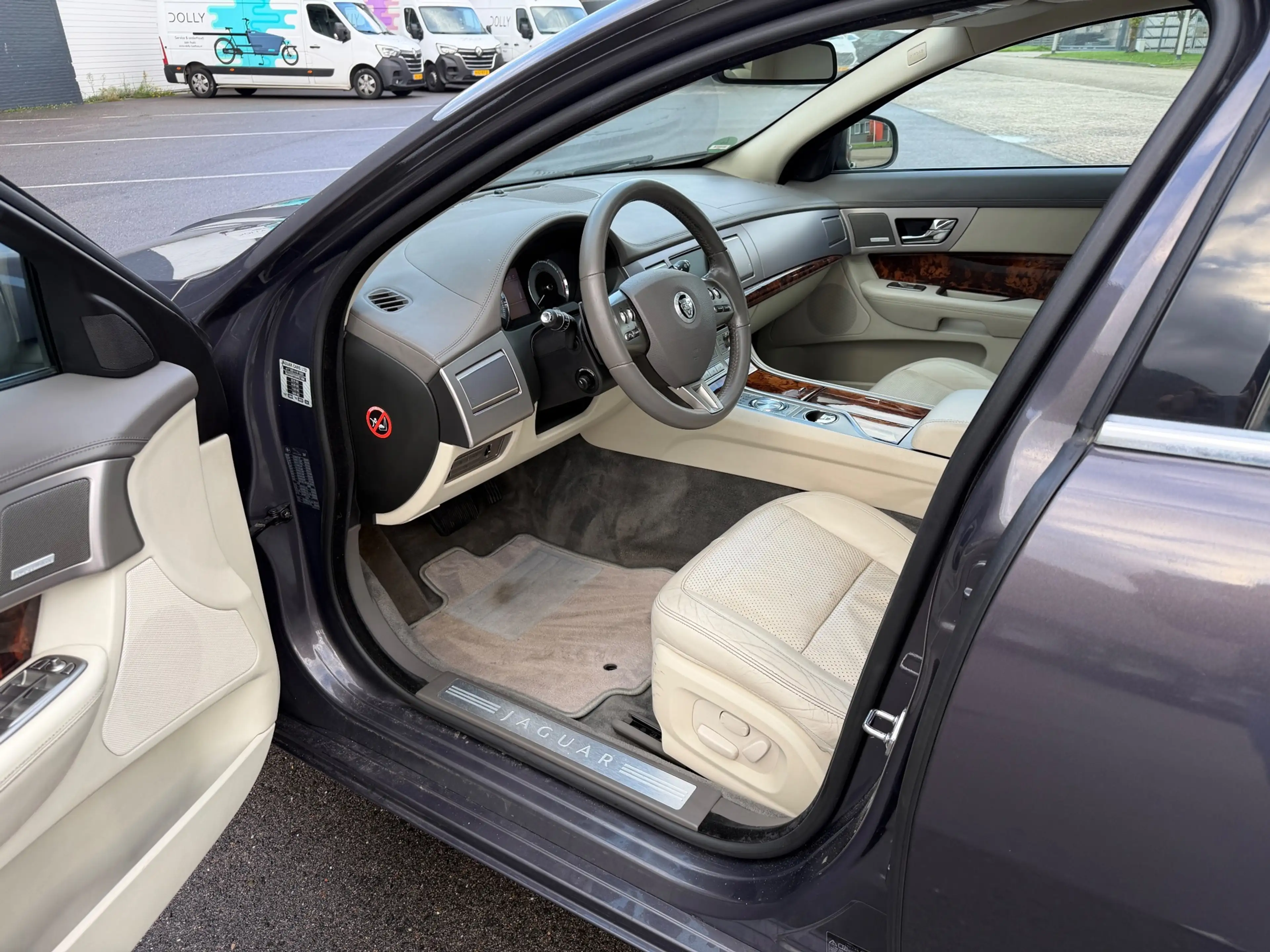 Jaguar XF 4.2 V8 Premium Luxury BOWERS-WILKENS/LEDER/STUUR/S — photo 13