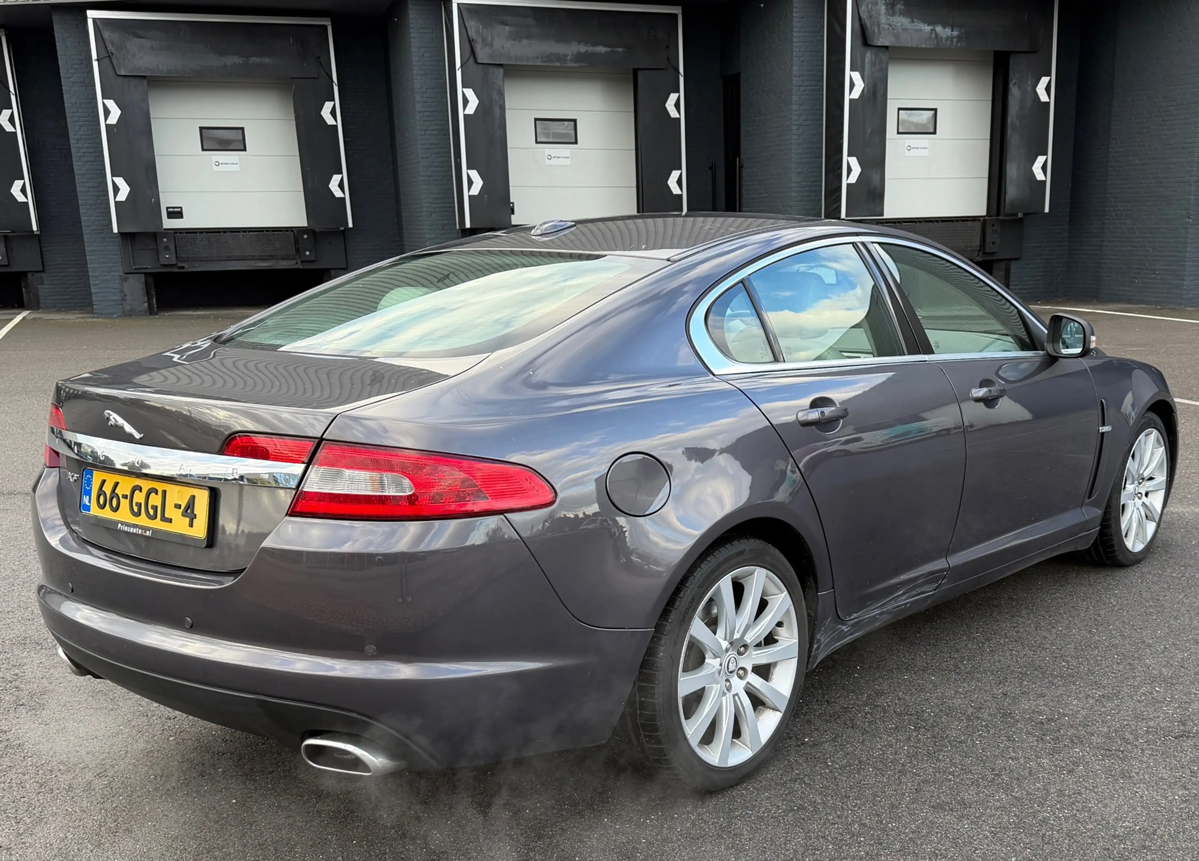Jaguar XF 4.2 V8 Premium Luxury BOWERS-WILKENS/LEDER/STUUR/S — photo 6