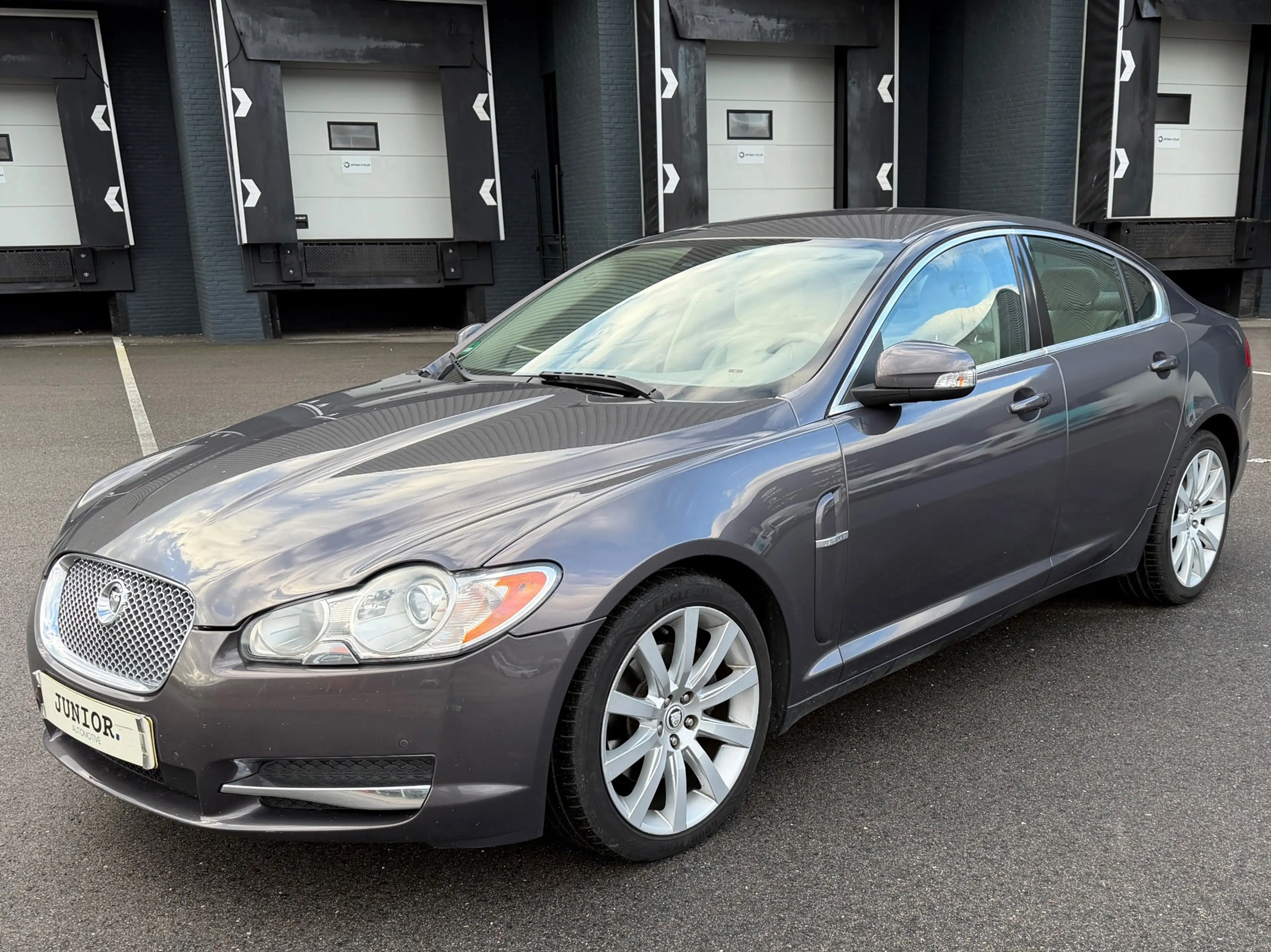 Jaguar XF 4.2 V8 Premium Luxury BOWERS-WILKENS/LEDER/STUUR/S — photo 2