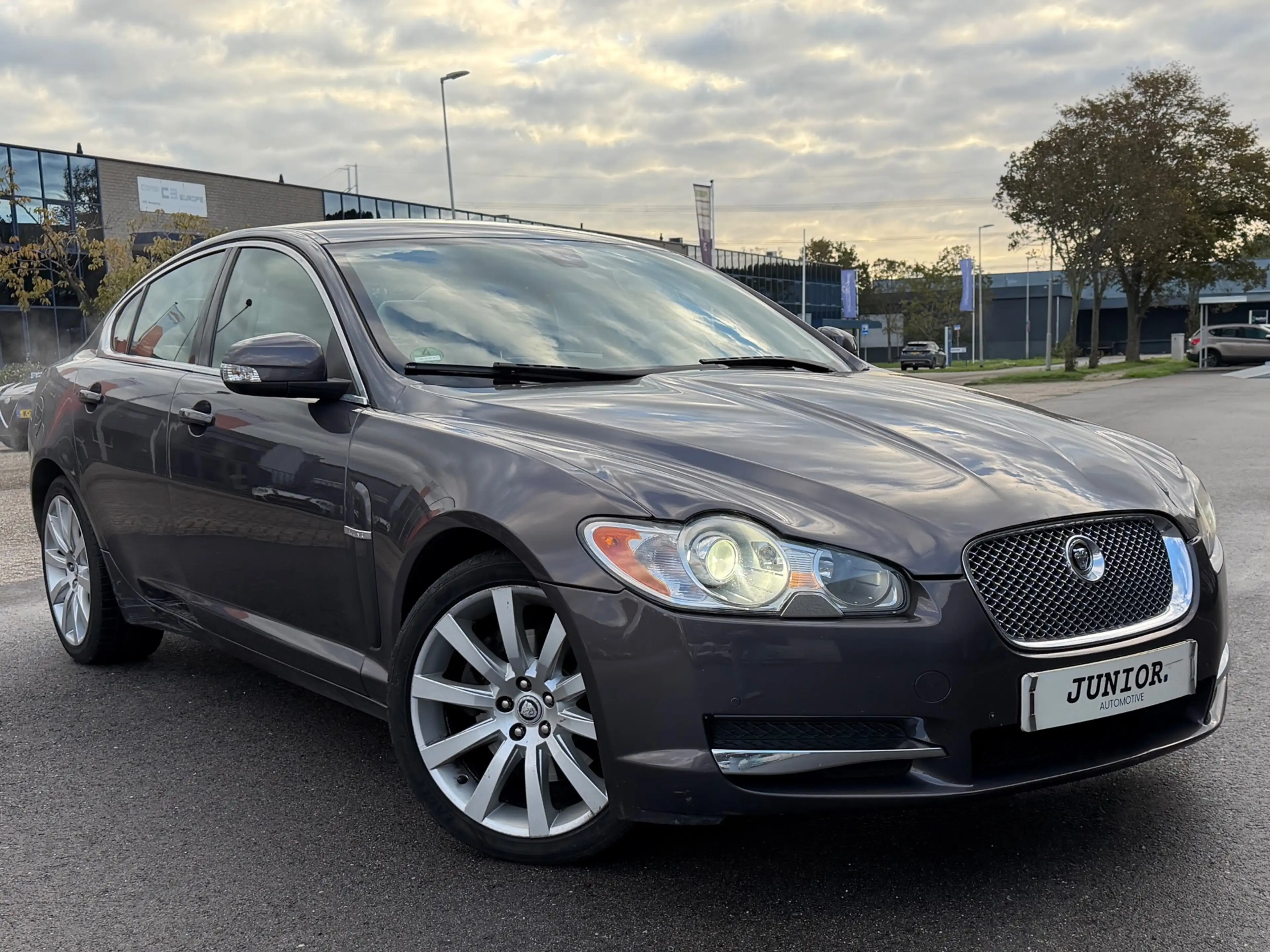 Jaguar XF 4.2 V8 Premium Luxury BOWERS-WILKENS/LEDER/STUUR/S — photo 11