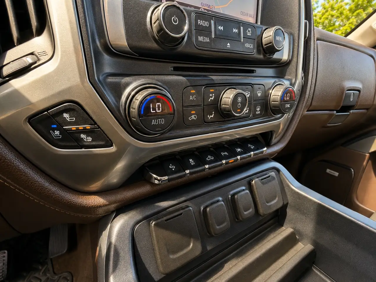 Chevrolet Silverado 1500 снимка Chevrolet Silverado 1500