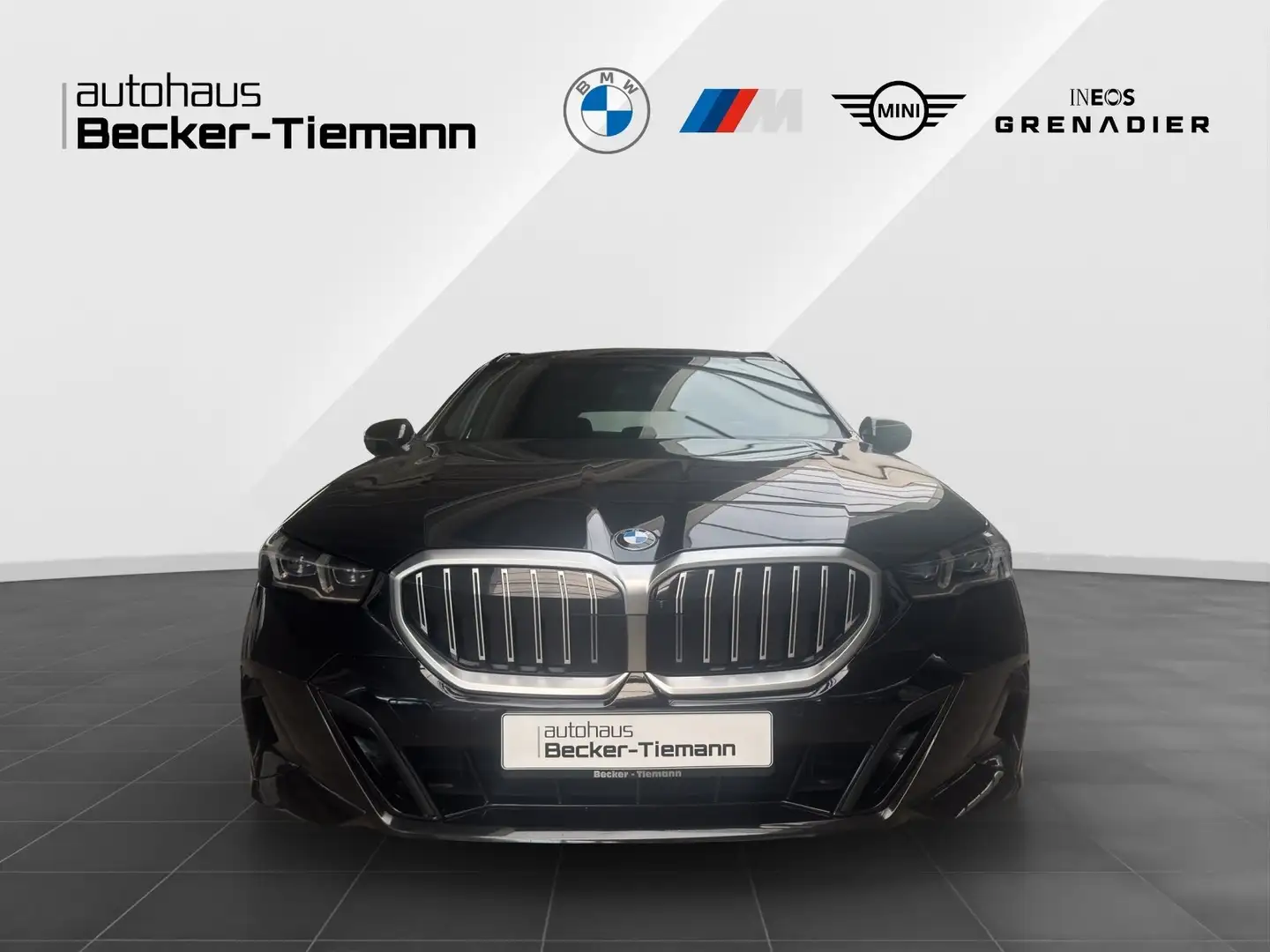 BMW 520 d xDrive Touring M Sport./HK Sound/ Memory/ Pano. Schwarz - 2