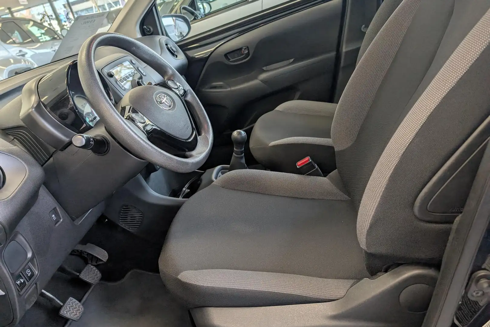 Toyota Aygo 1.0 VVT-i x-fun Fabrieksgarantie tot 2-2032|NL aut Noir - 2