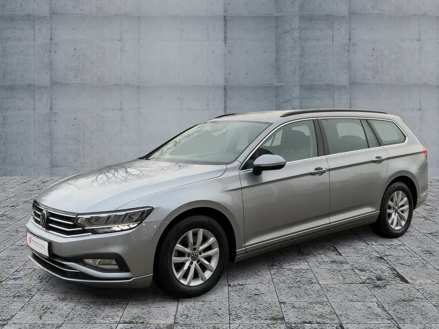 Volkswagen Passat Variant 2.0 TDI DSG BUSINESS LED+NAVI+AHK Silber - 2