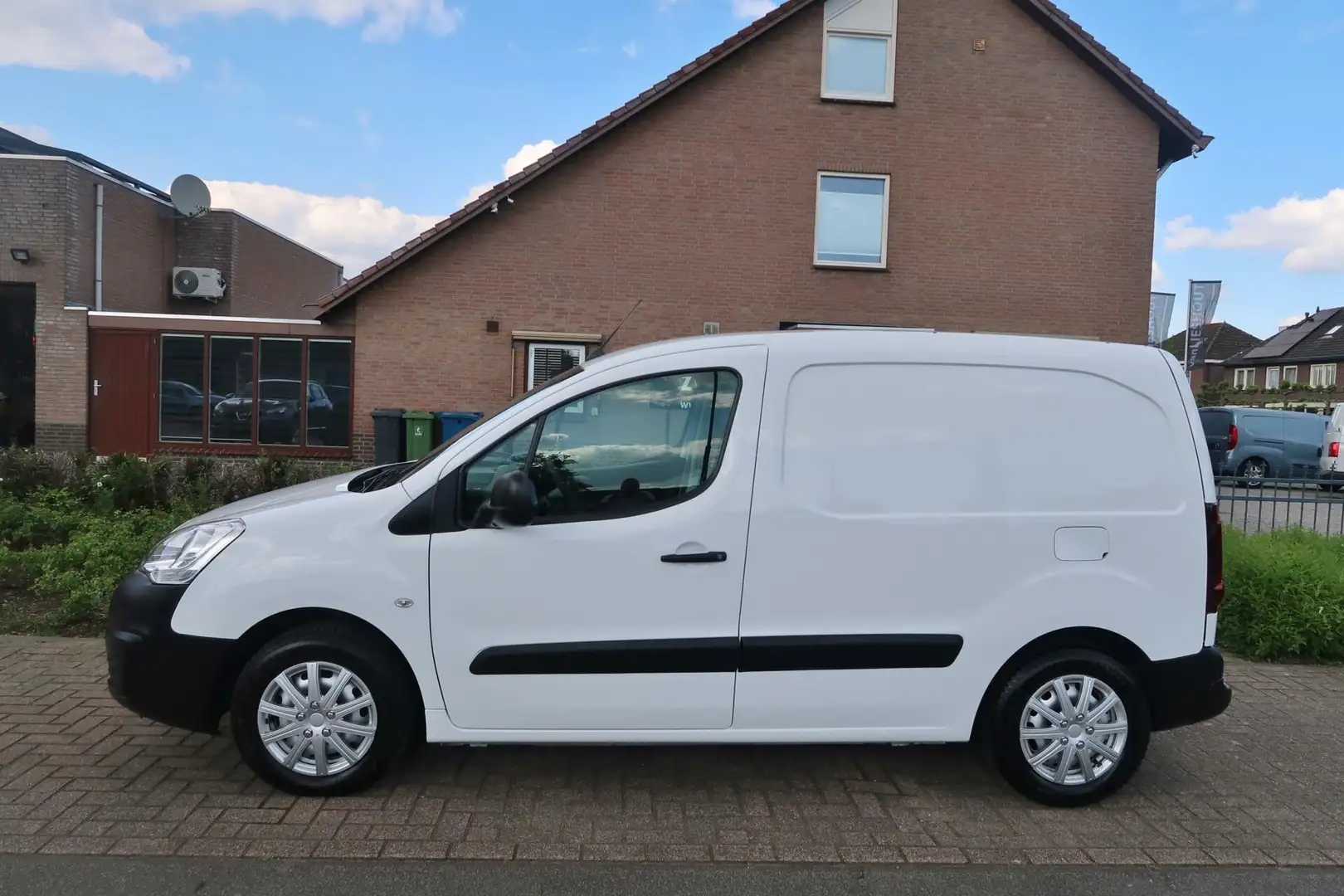 Peugeot Partner bestel 1.6 BlueHDi NAVIGATIE|TREKHAAK|KASTEN|CARPL Blanc - 2