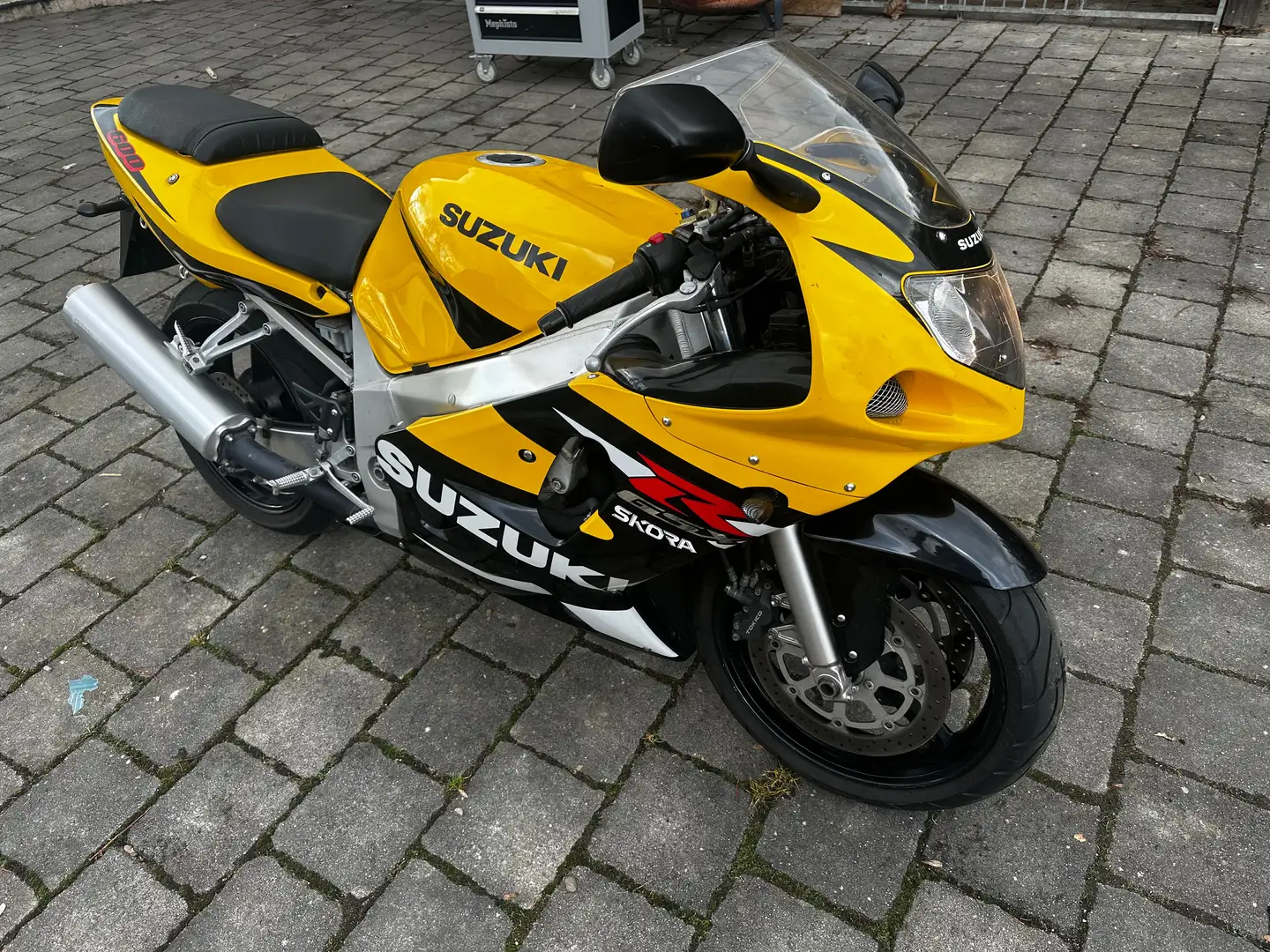 Suzuki GSX-R 600 Żółty - 2