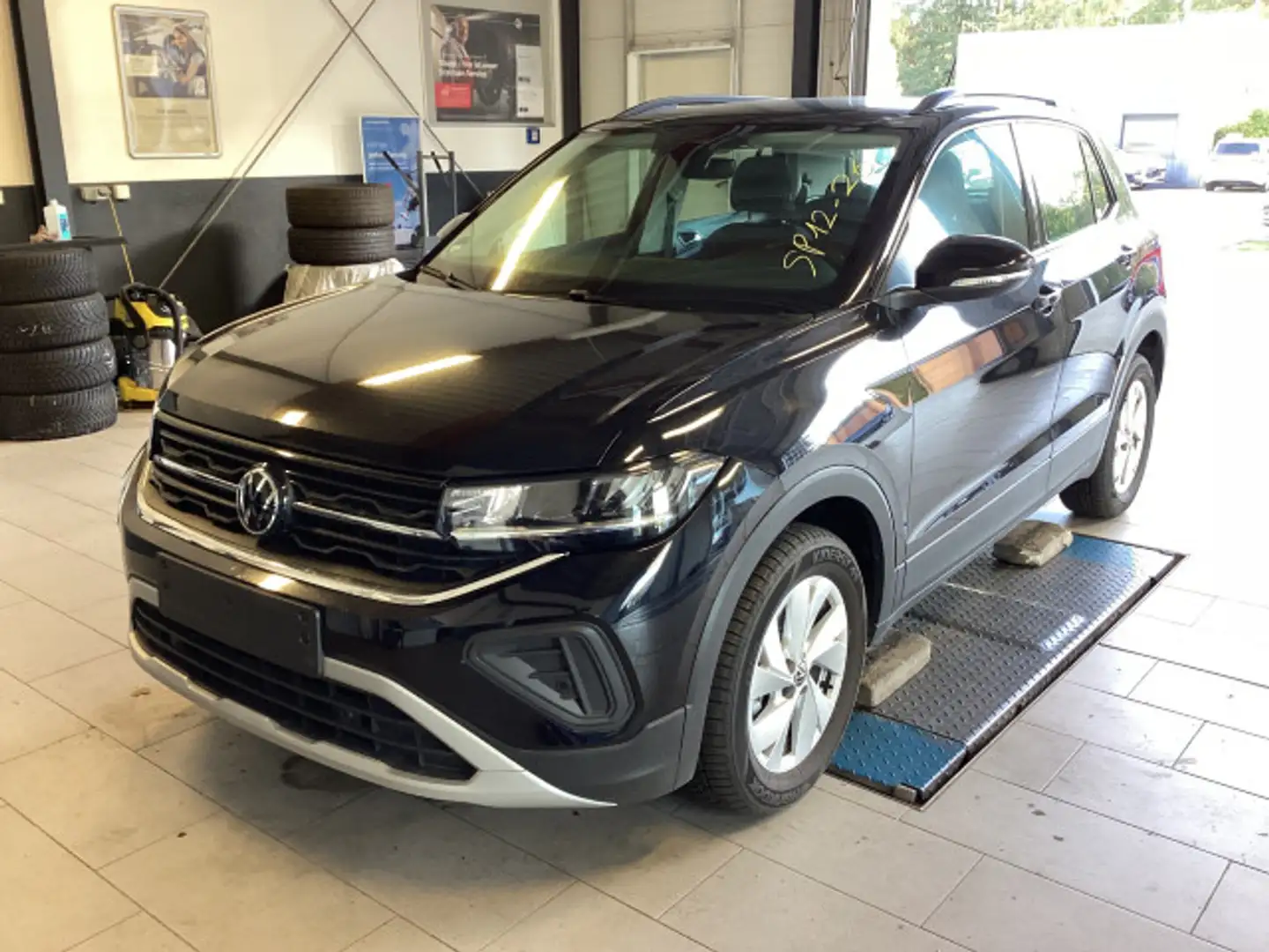 Volkswagen T-Cross 1.0 TSI Life DSG Navi ACC CarPlay Kamera Schwarz - 2