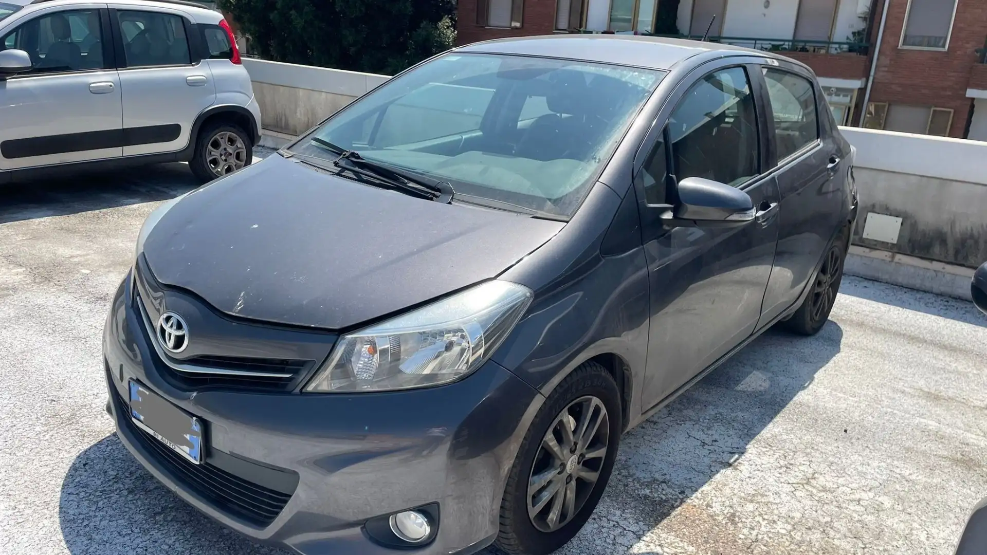 Toyota Yaris 5p 1.4 d-4d Active solo COMMERCIANTI - 2