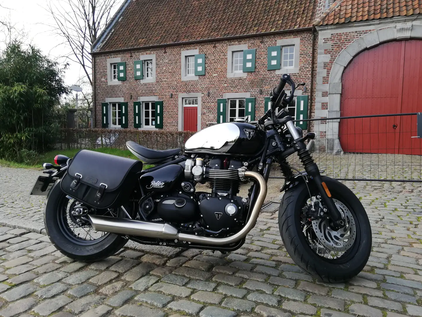 Triumph Bonneville Bobber CHROME EDITION Noir - 1