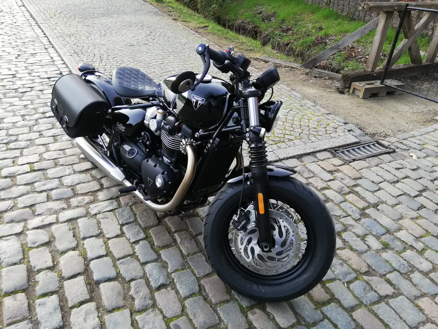 Triumph Bonneville Bobber CHROME EDITION Noir - 2