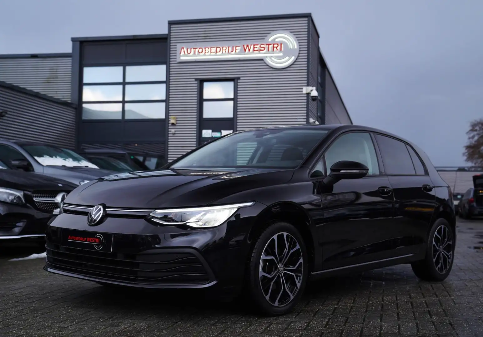 Volkswagen Golf 1.0 TSI Golf | LED | inclusief BTW | 1e eigenaar | Nero - 1