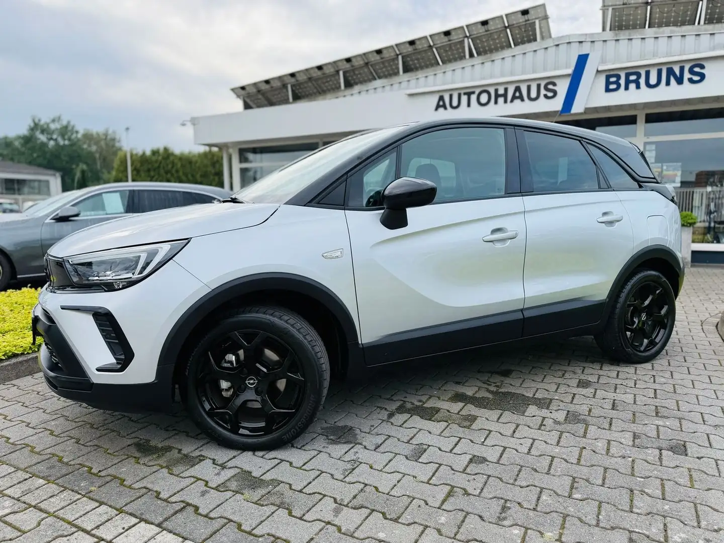 Opel Crossland X 1,2 T ENJOY, Navi, LED, RFK, PTS, SHZ, LKH, Beh. W Grau - 2