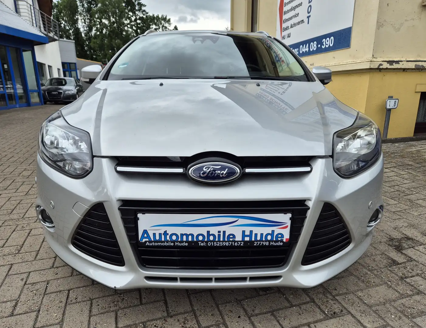 Ford Focus Titanium NAVI AHK PDC SHZ Keyless Scheckheft gep Silber - 2
