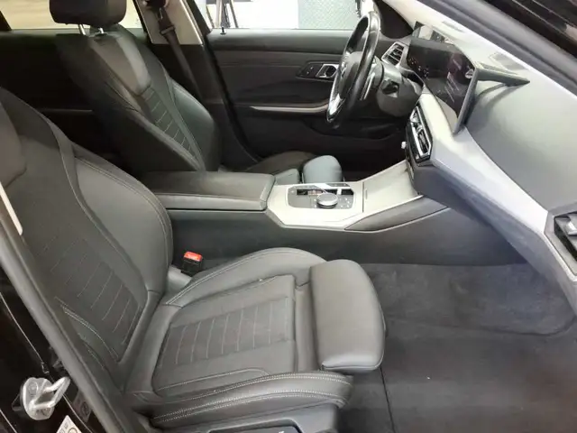BMW 3 Series view 8
