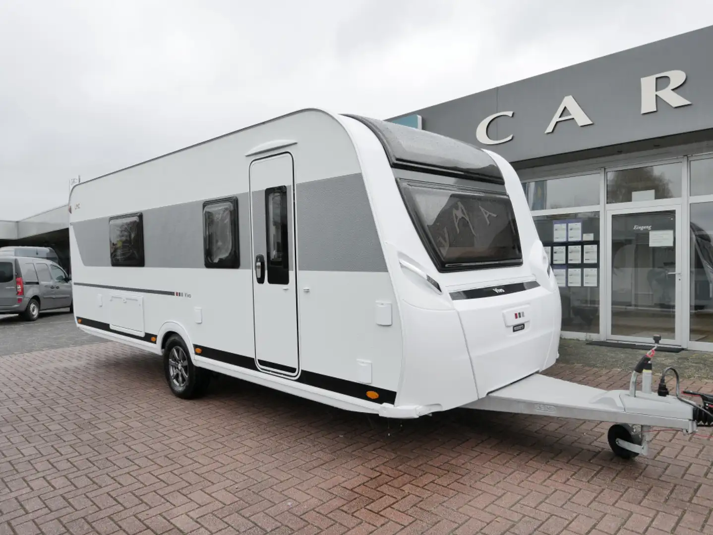 LMC Vivo 580 D Frontkuche-gr. Heckbad - 1
