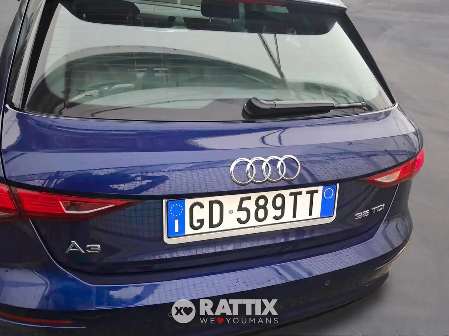 Audi A3 Sportback 35 2.0 TDI 150CV Business s-Tronic Blau - 2