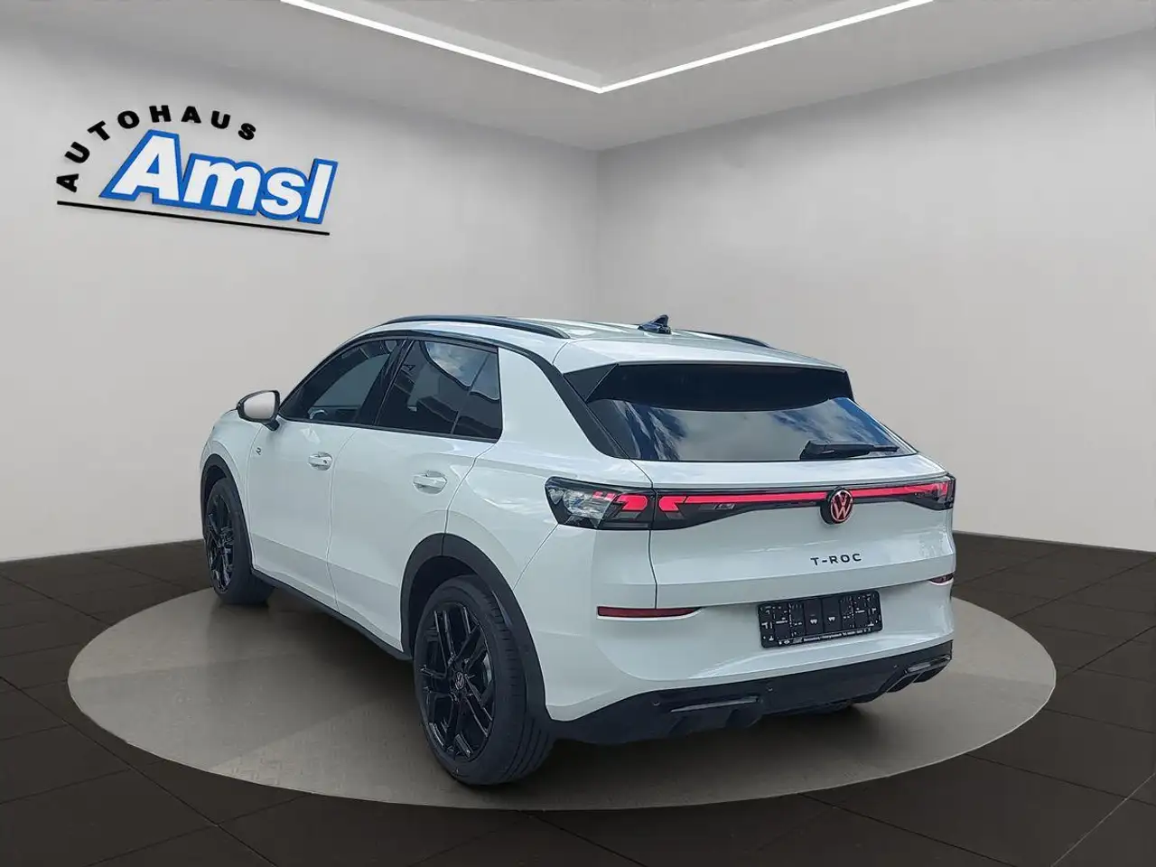 Volkswagen T-Roc 1.5 eTSI DSG R-Line BLACK*HUD*Matrix*Navi 4