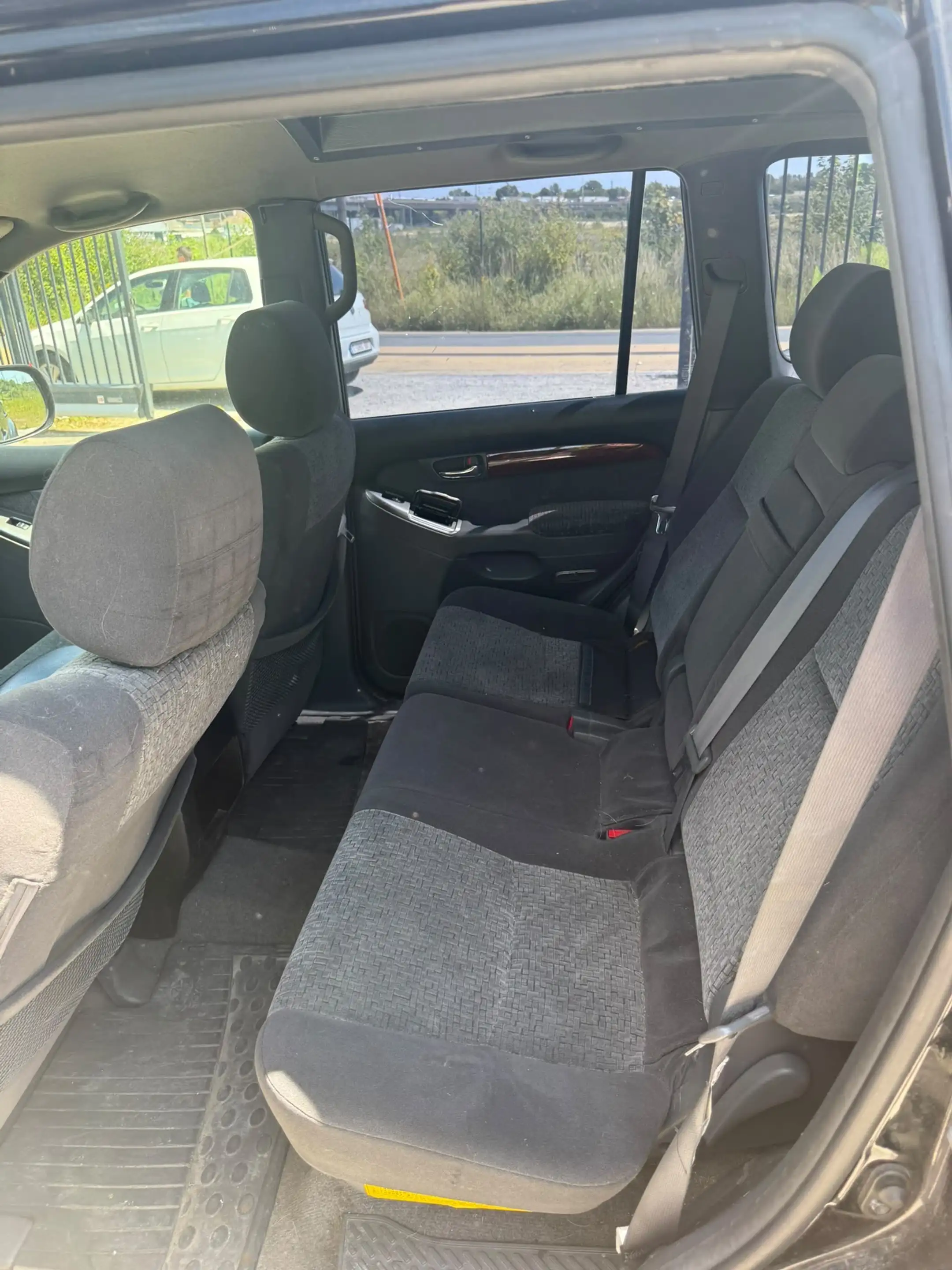 Toyota Land Cruiser Prado — photo 12