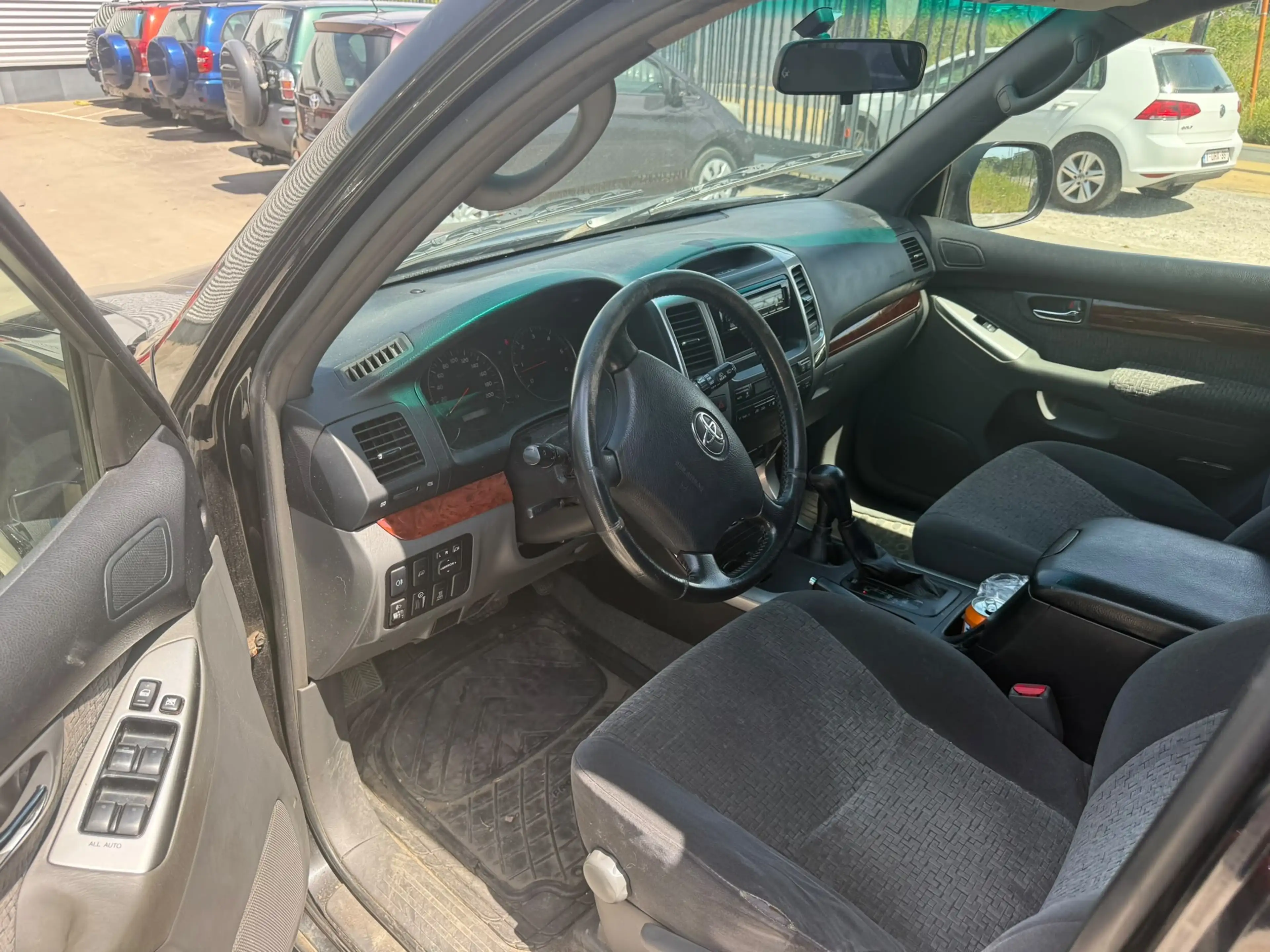 Toyota Land Cruiser Prado — photo 11