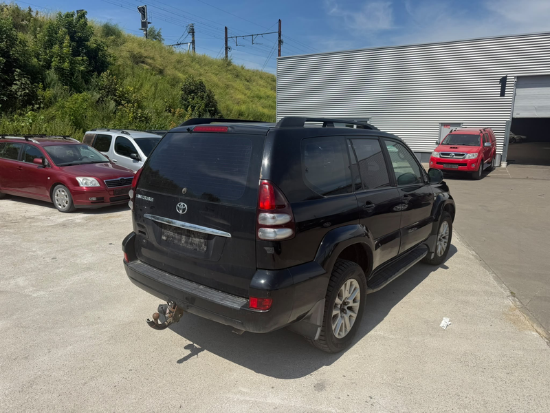 Toyota Land Cruiser Prado — photo 6