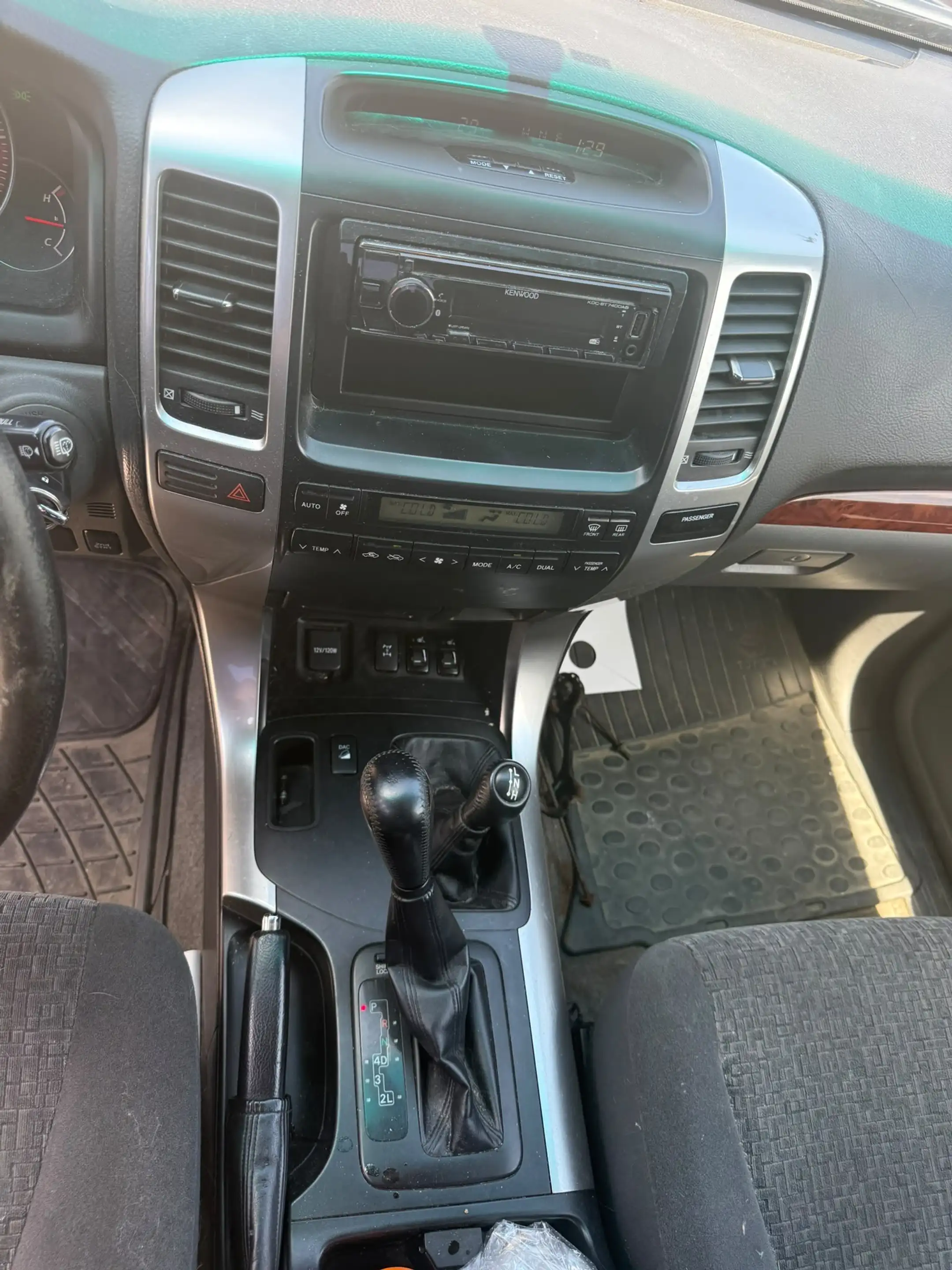 Toyota Land Cruiser Prado — photo 13